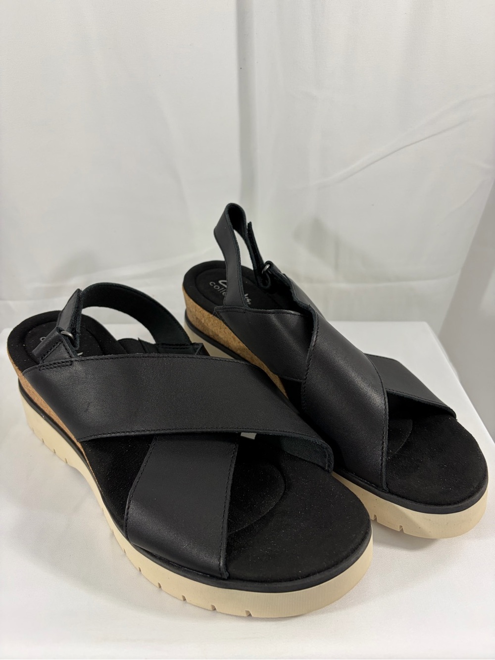 NWT Clarks Women’s Size 9.5 Black Cross‑Strap Slingback Platform Sandals